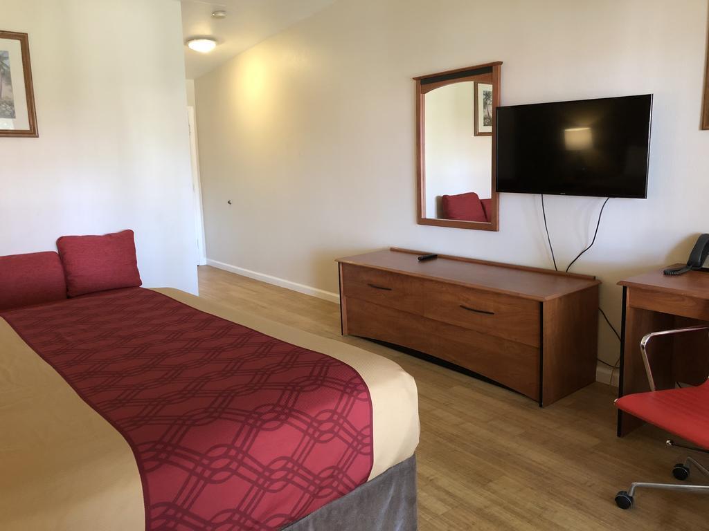 Econo Lodge Inn & Suites Oakland Airport Zewnętrze zdjęcie