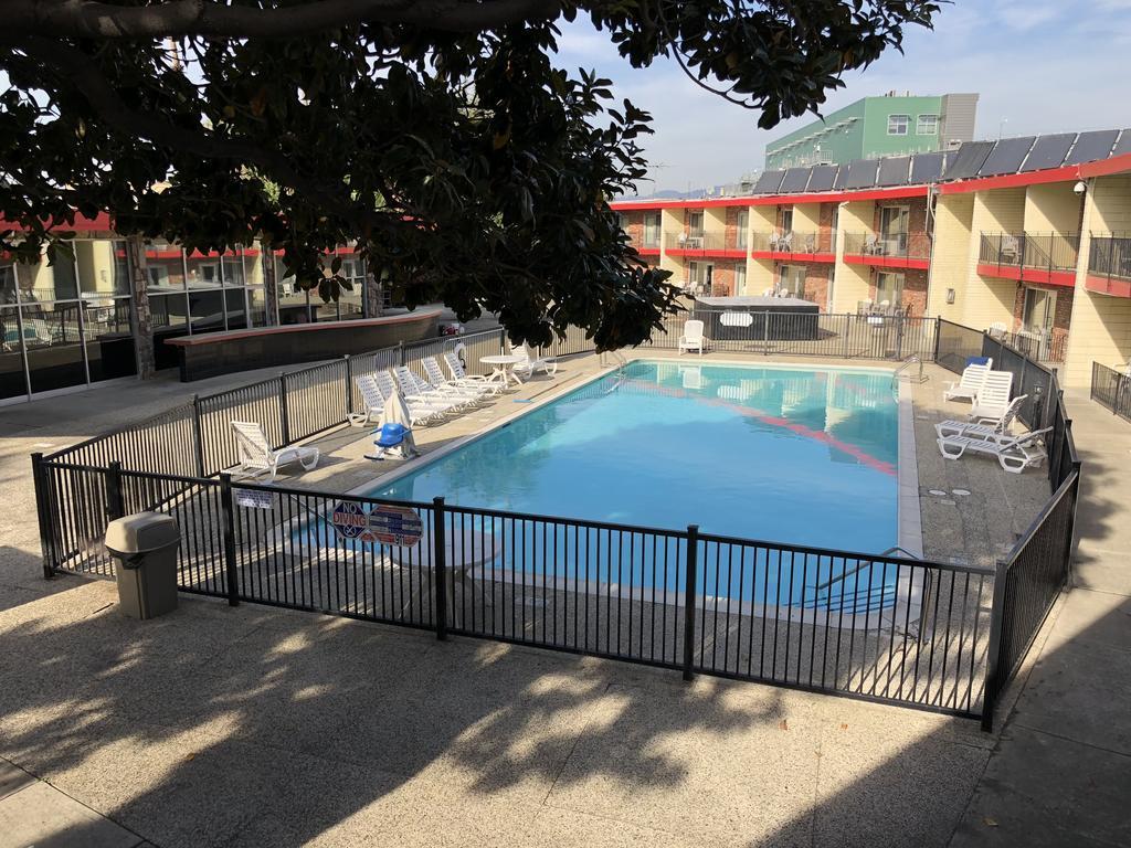 Econo Lodge Inn & Suites Oakland Airport Zewnętrze zdjęcie