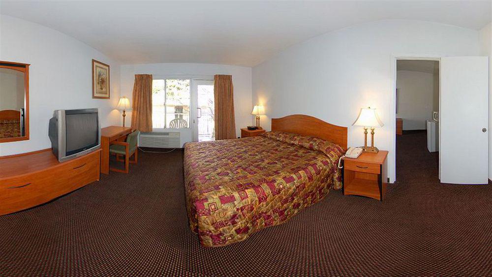Econo Lodge Inn & Suites Oakland Airport Zewnętrze zdjęcie